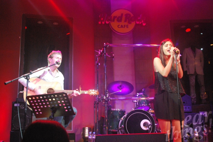 Dia Frampton and Scars on 45's Danny Bemrose performed at the Hard Rock Cafe in Makati as part of her short Asian tour.